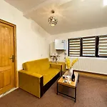 Golden Escape - Charming In Prime Location