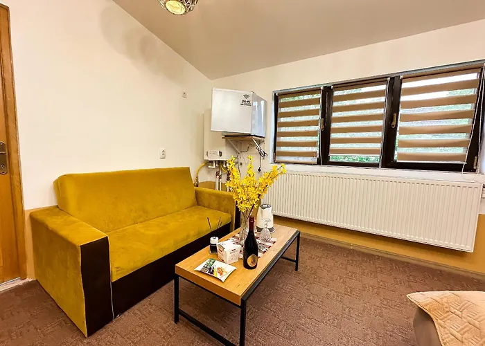 Golden Escape - Charming In Prime Location Lägenhet Craiova