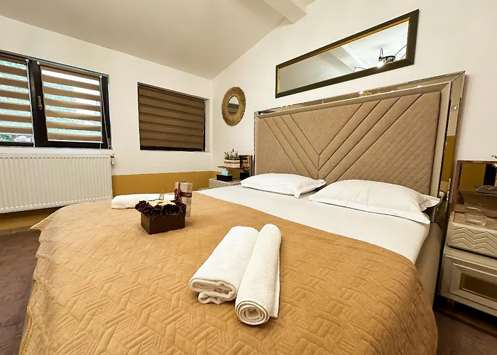 Golden Escape - Charming In Prime Location Lägenhet *