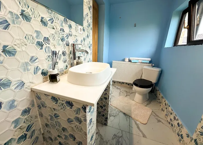 Golden Escape - Charming In Prime Location Appartement *